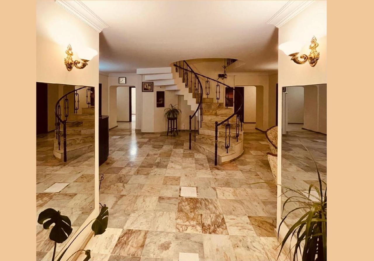 טביליסי Hotel Grand מראה חיצוני תמונה