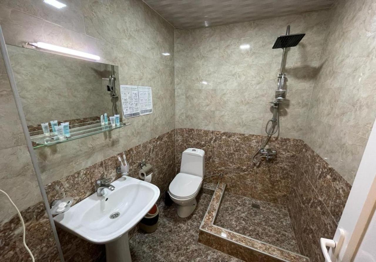 טביליסי Hotel Grand מראה חיצוני תמונה